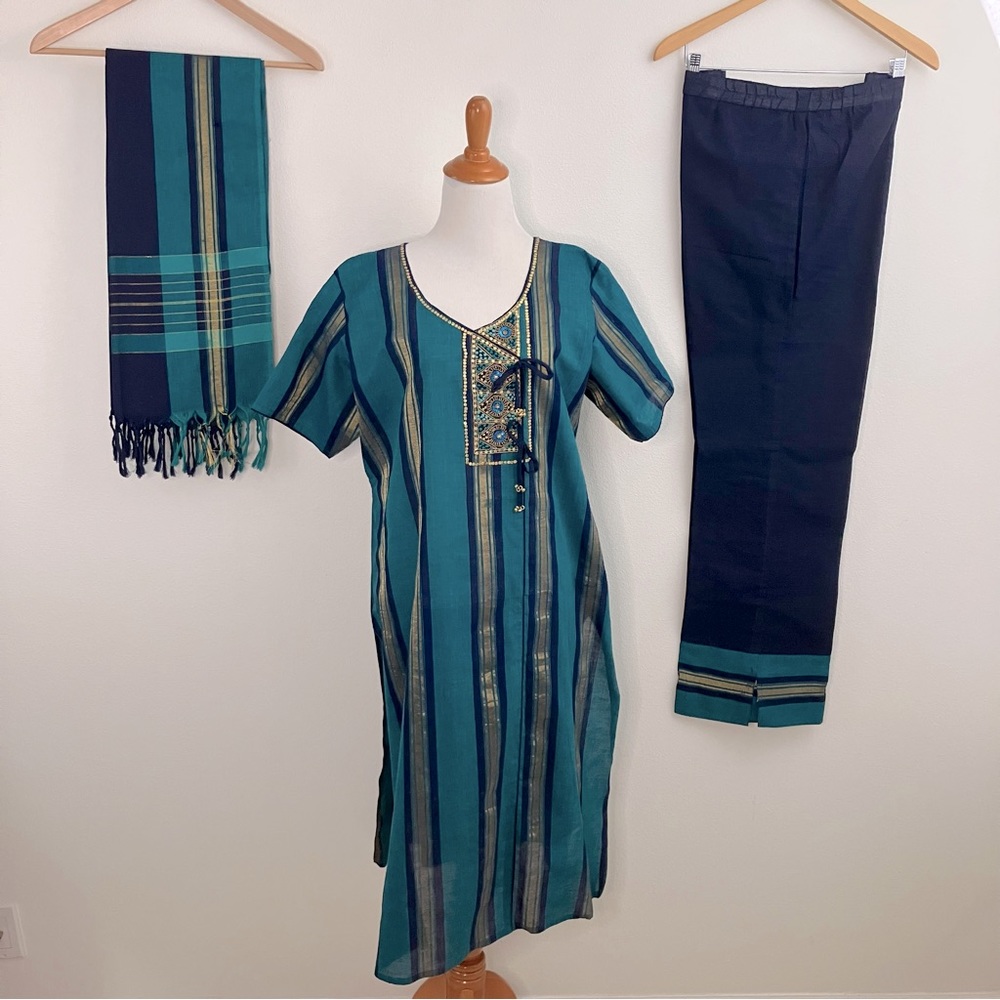 3 Piece Kurta Pant & Dupatta Set - Picture 3 of 14